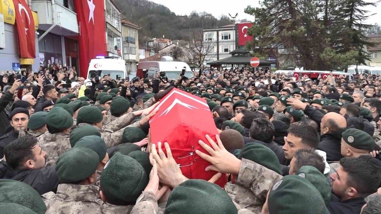 Samsunlu Şehit Polis Emre Albayrak Son Yolculuğuna Uğurlandı