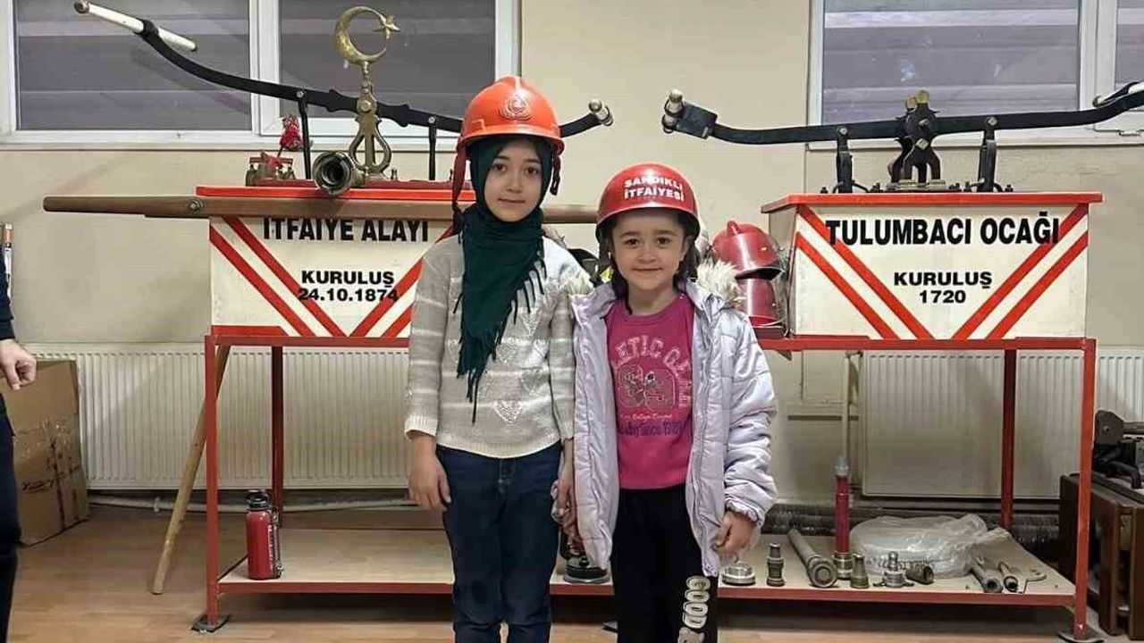 Sandıklı'da Aile Yılı Etkinliği: Dodurga İlkokulu İtfaiye ve Emniyeti Tanıdı