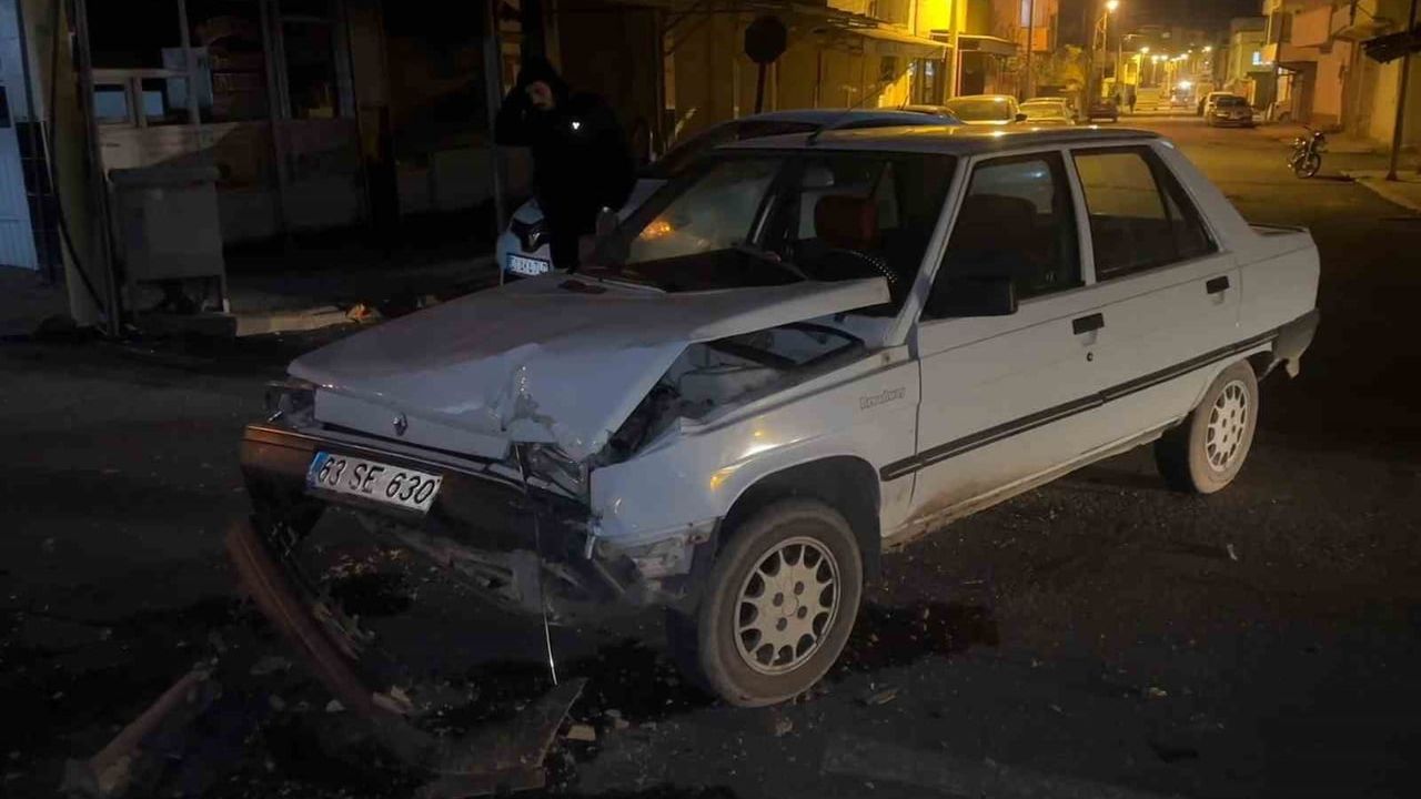 Şanlıurfa Ceylanpınar'da Trafik Kazası: İki Otomobil Çarpıştı, Yaralı Yok