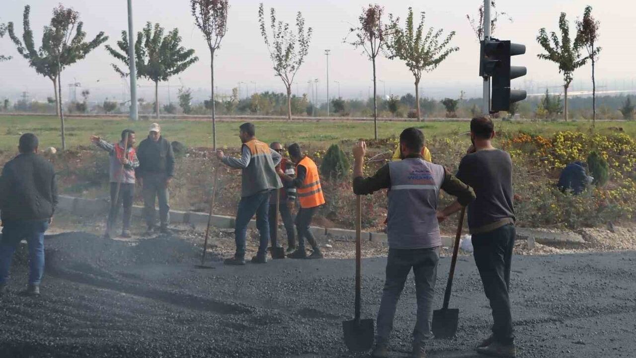 Şanlıurfa'da Büyükşehir'den Asfalt ve Köprü Bakım Atağı