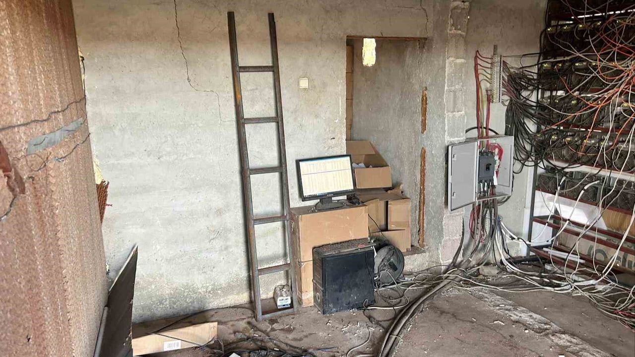 Şanlıurfa’da Kripto Madenciliği Depoya Baskın: 1 Gözaltı, 1,5 Milyon TL'lik Ekipman