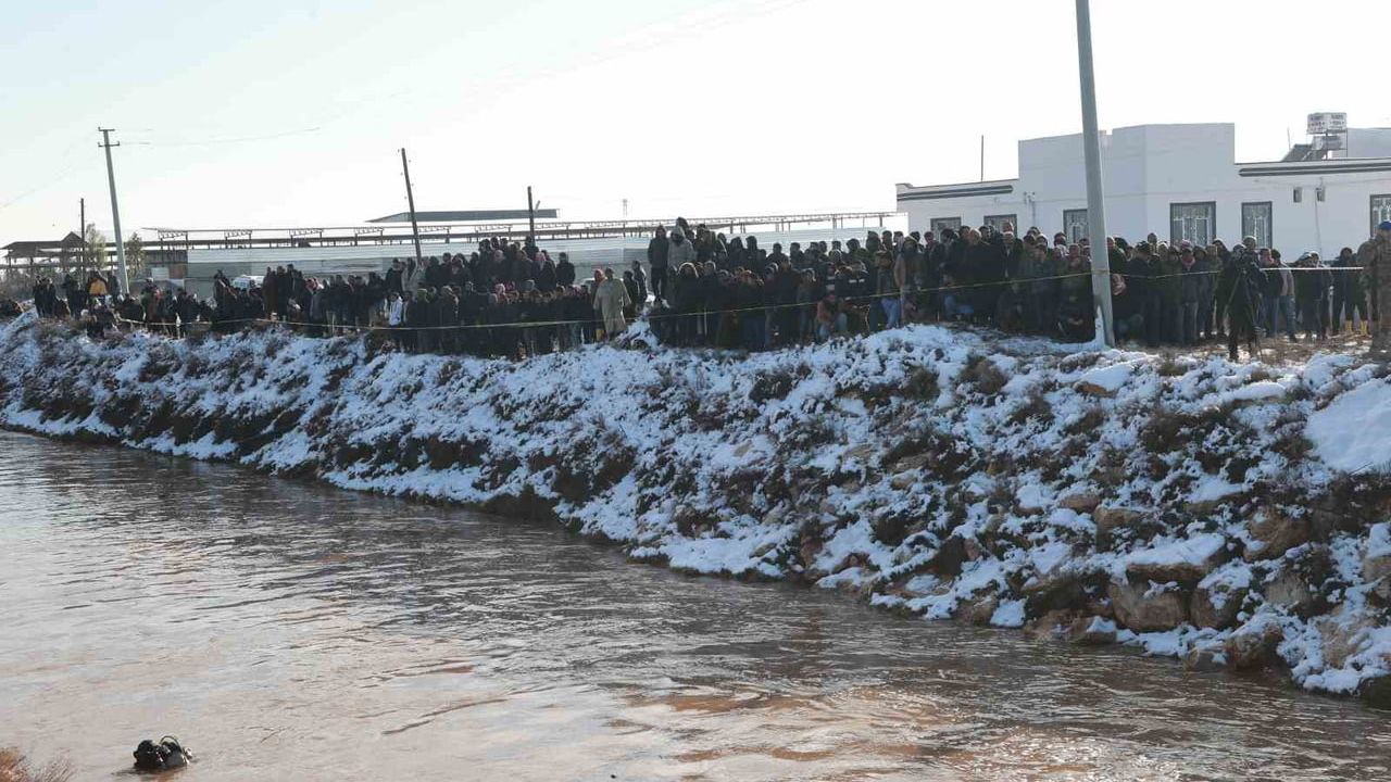 Şanlıurfa’da Tahliye Kanalına Uçan Otomobilde 3 Kişinin Cesedine Ulaşıldı