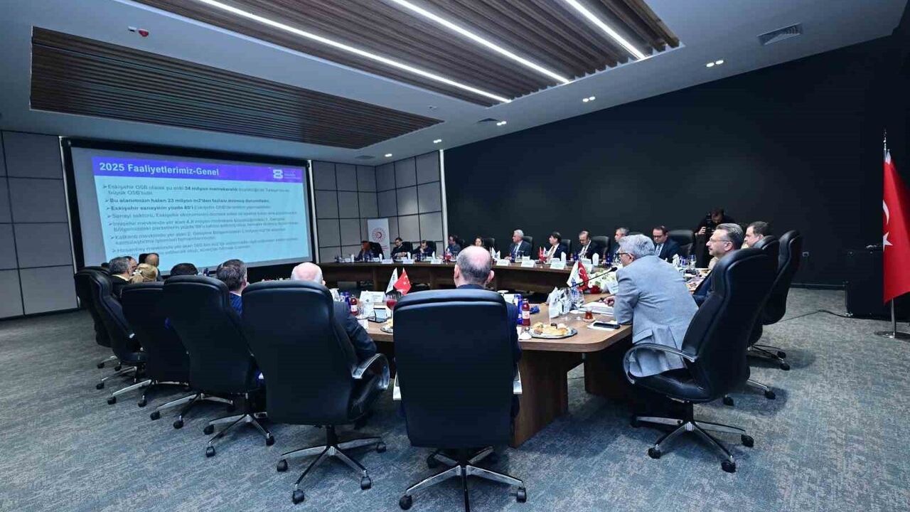 SANTEK Toplantısı Eskişehir'de: Vali Hüseyin Aksoy Sanayi ve Teknolojiyi Masaya Yatırdı