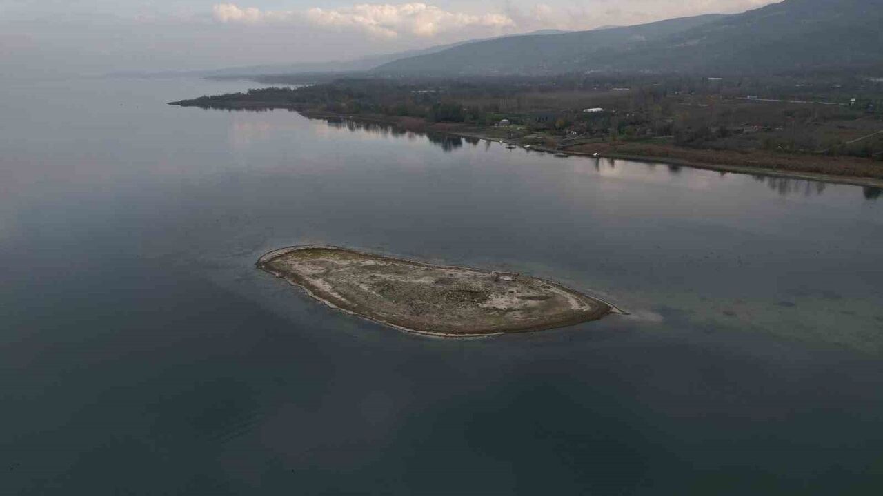 Sapanca Gölü'nde Bizans Kalıntısı: Bazilika mı, Gözetleme Noktası mı?