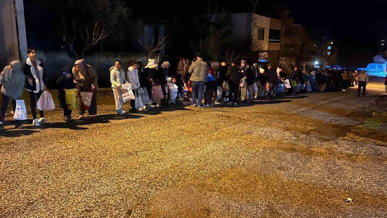 Sarıgöl Çavuşlar Mahallesi'nde Asırlık Tatlı Geleneği Devam Ediyor