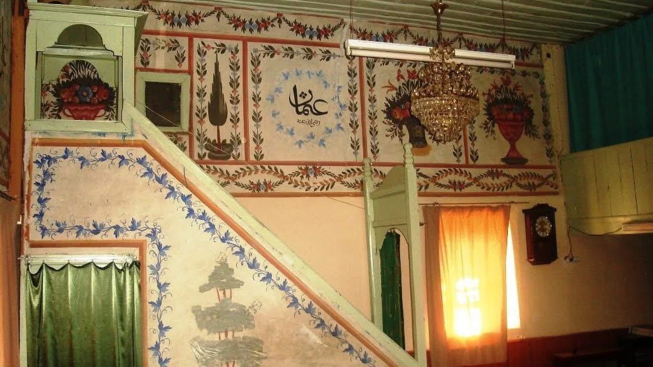 Sarıgöl'de 1878 Tarihli Cami: 147 Yıllık Kök Boya Desenleri