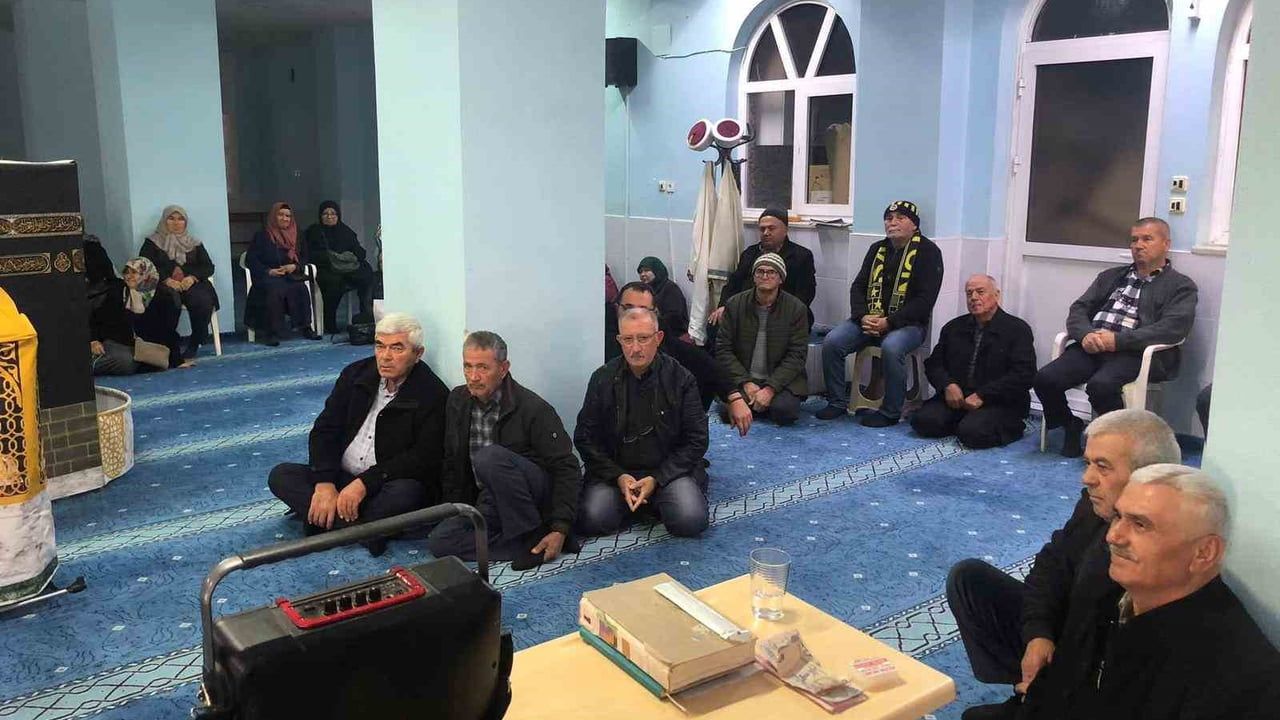 Sarıgöl'de Ümre Bilgilendirme Semineri: 73 Vatandaş Bilgilendirildi