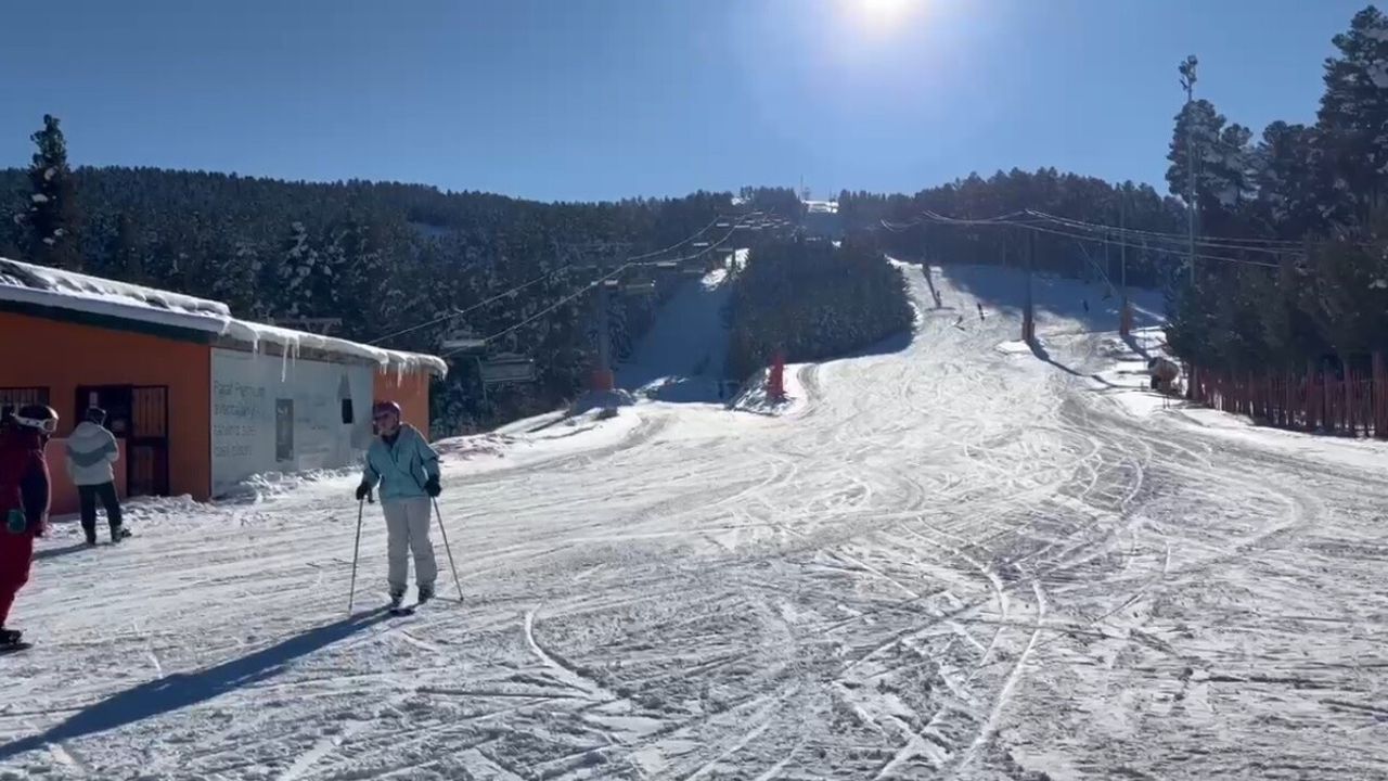 Sarıkamış'ta Kayak Sezonu Başladı: Kristal Kar ve 60 Santimetre Pistler