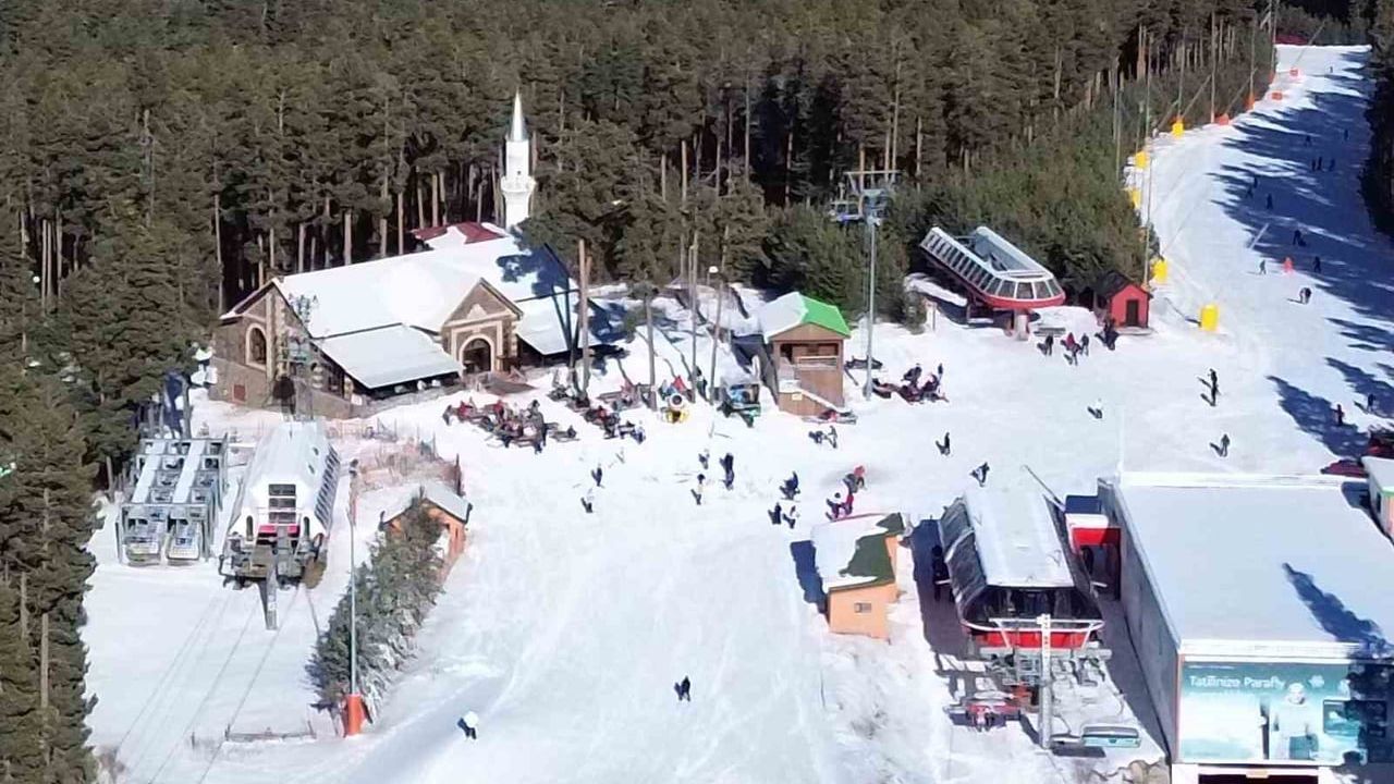 Sarıkamış’ta Sezon Coşkusu: Kristal Karlı Pistler Cıvıl Cıvıl