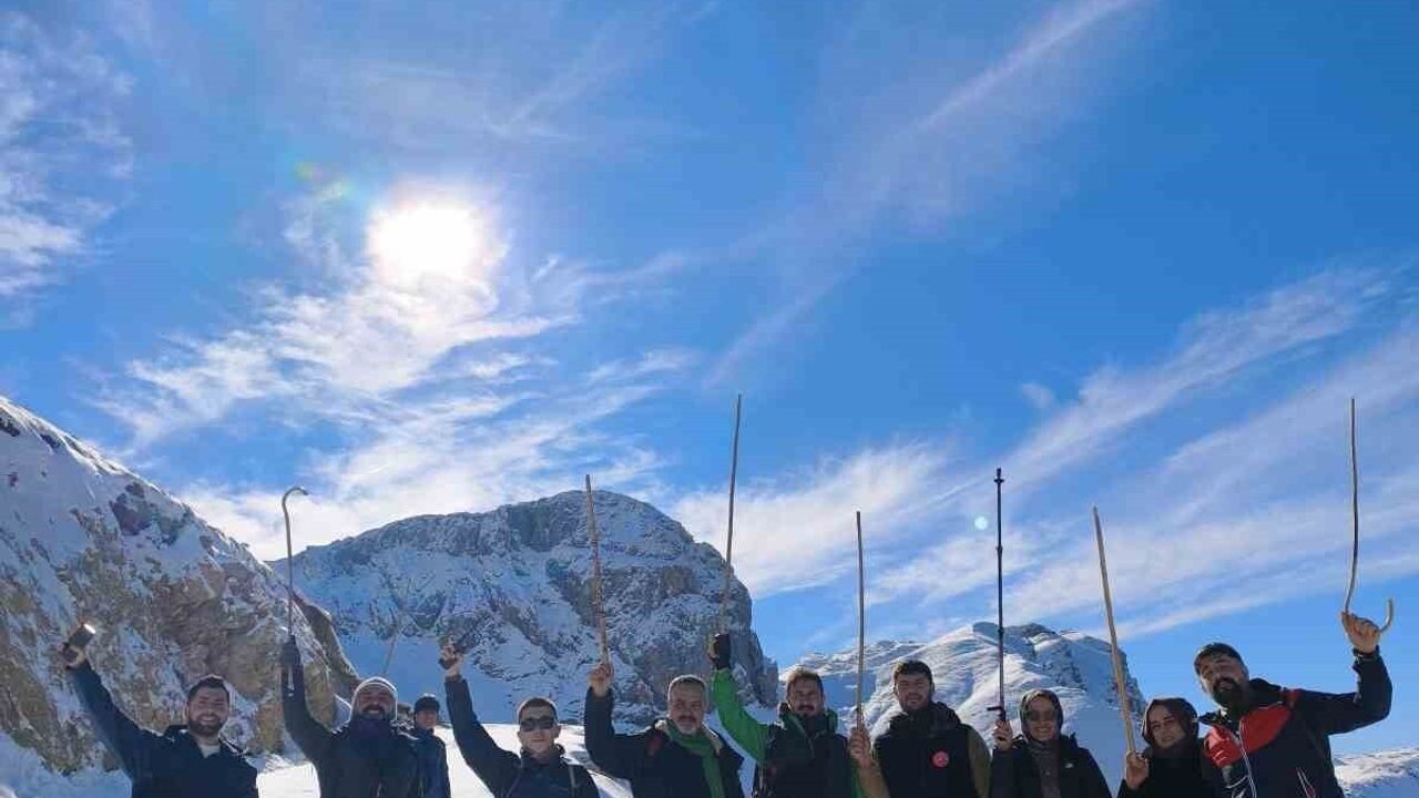 Sason'da 4 Saatlik Karlı Zirve: Harrut Yaylası'na Tırmanış