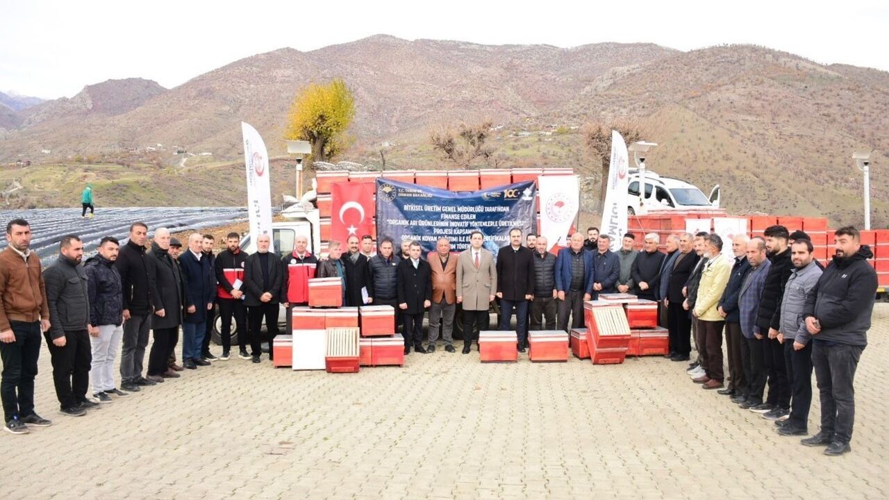 Sason’da 99 Organik Kovan: 33 Arıcıya Hibe Desteği