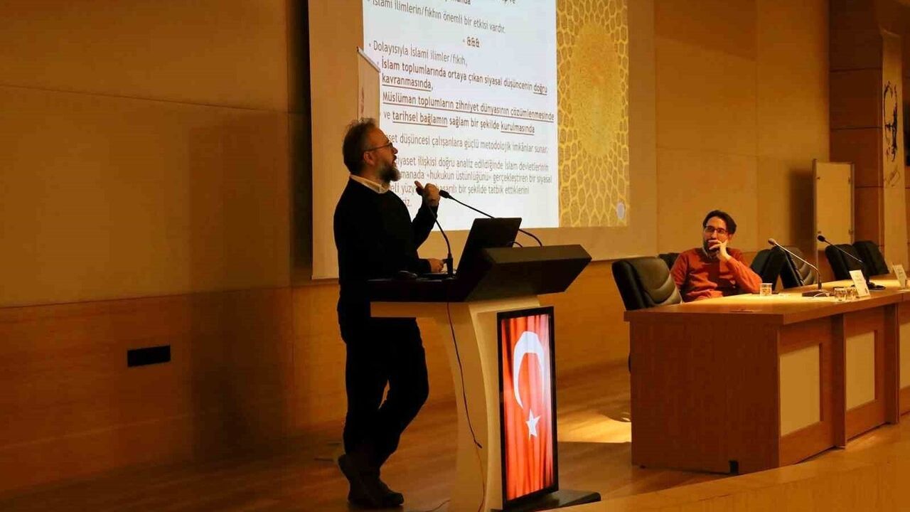 SAÜ'de İslam Hukuku ve Siyaset Felsefesi Söyleşisi