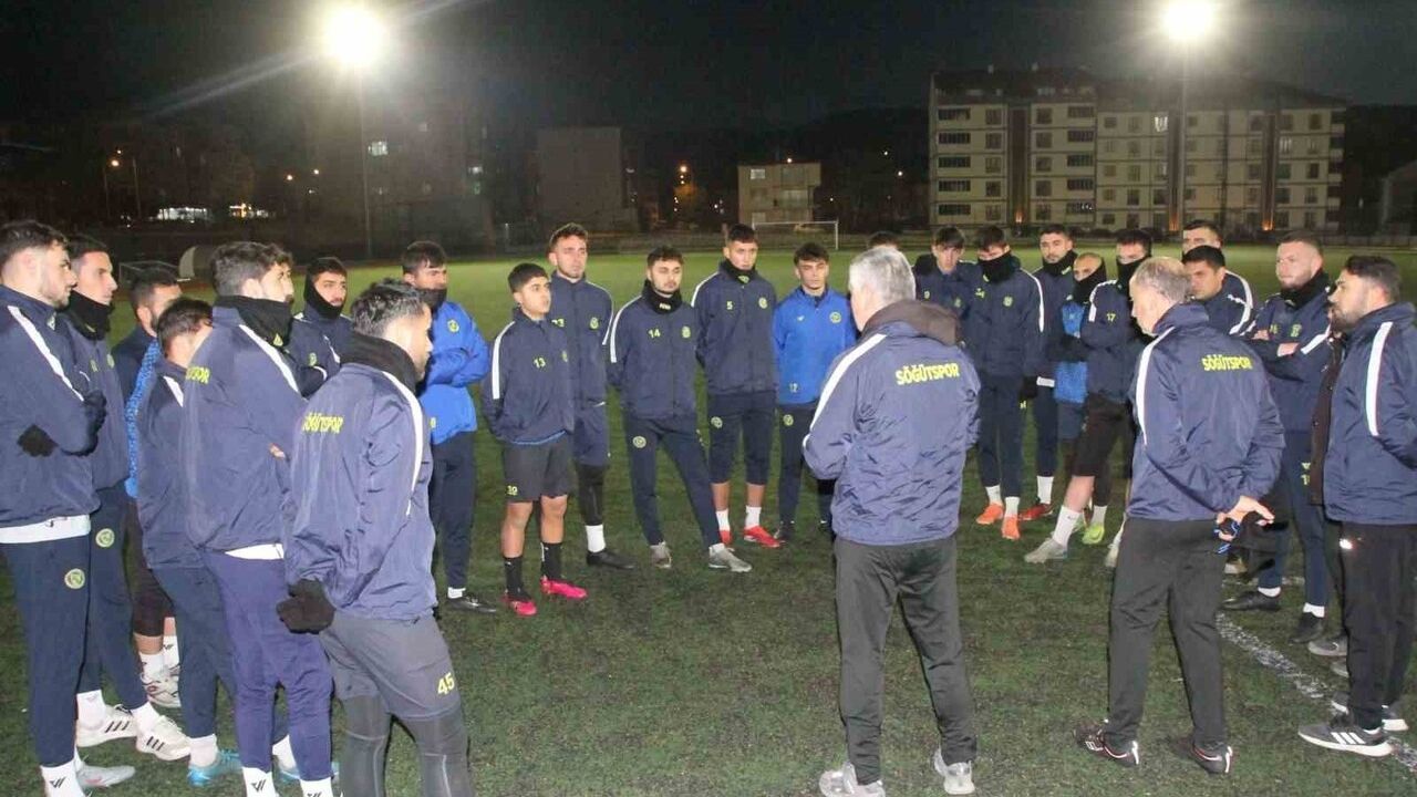 Savaş Akgün, Söğütspor'la İlk Antrenmanına Çıktı
