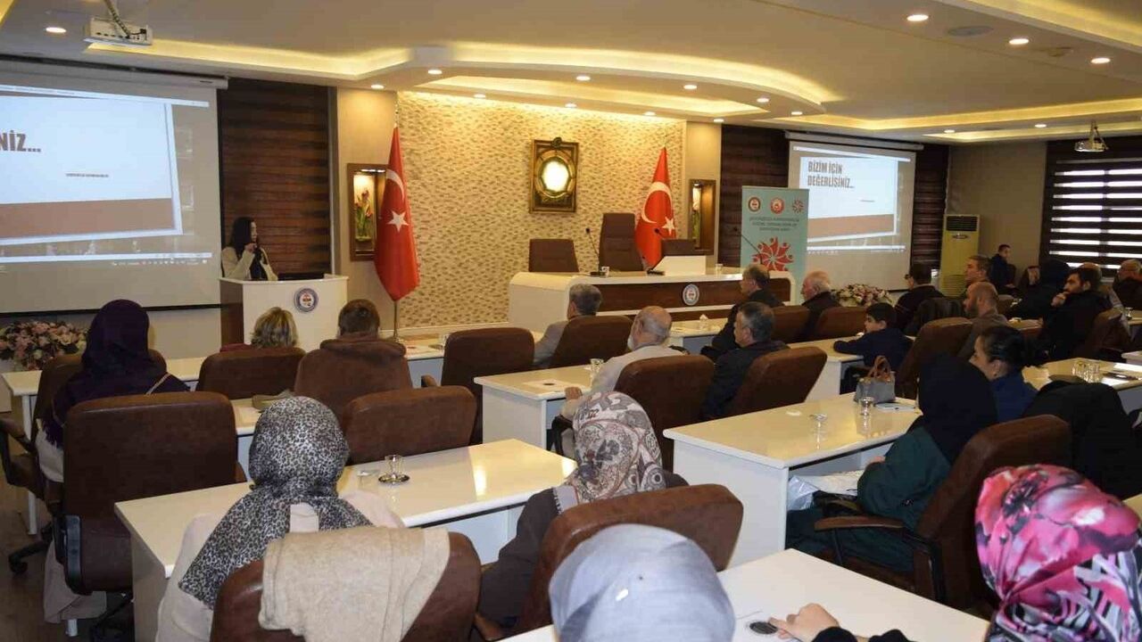 Şehzadeler'de Şehit Yakınları ve Gazilere Afet Farkındalık Eğitimi