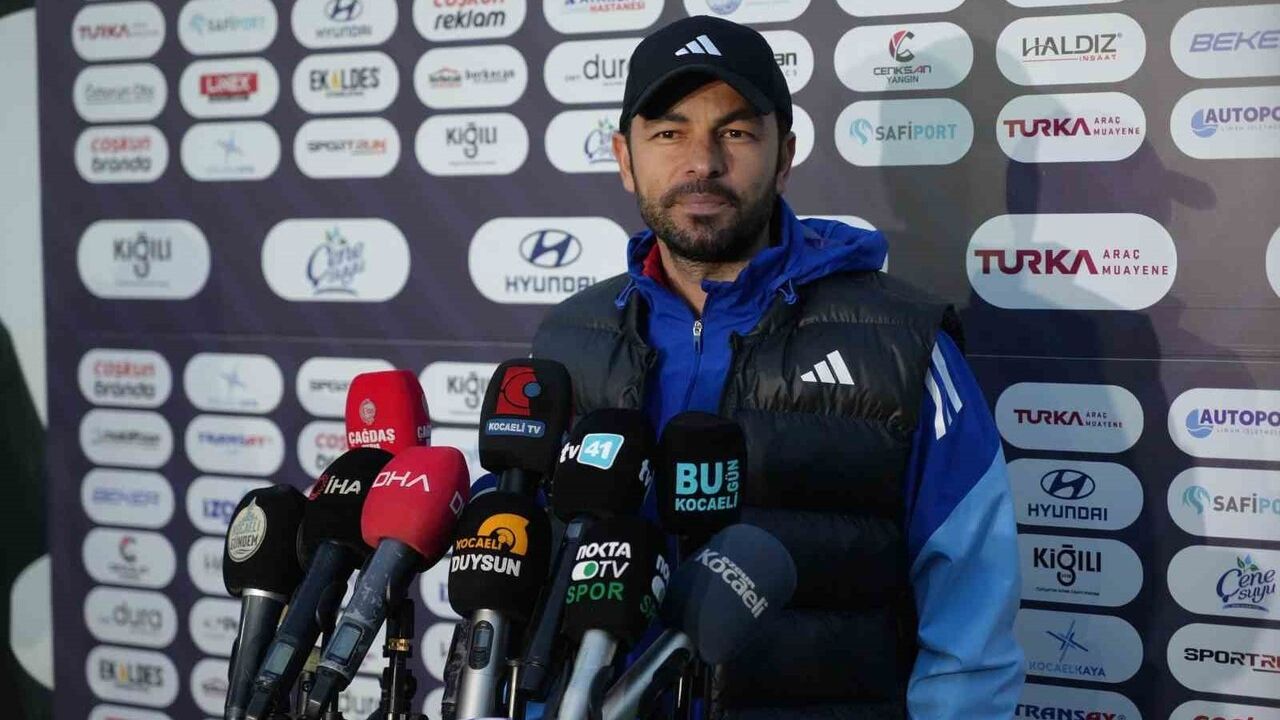 Selçuk İnan: "Final maçı gibi bakacaklar" — Kocaelispor Karagümrük Deplasmanına Hazırlanıyor