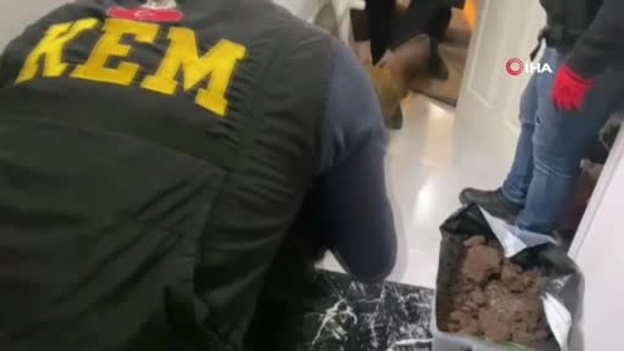 Selçuk'ta 3 aylık takip sonrası 18 zehir taciri tutuklandı