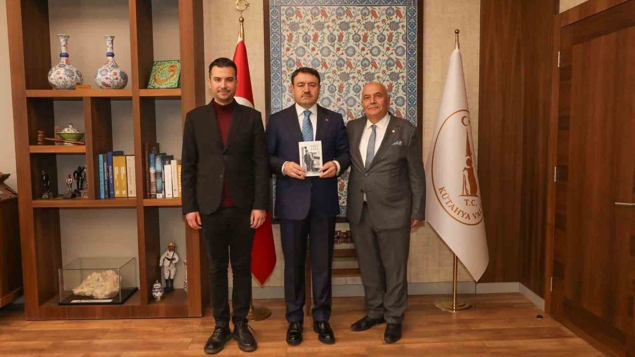 Şeref Usta Kitap Geliri Çıraklara Bağışlanacak — Şeref Kazcıoğlu’nun Biyografisi Valiliğe Takdim Edildi