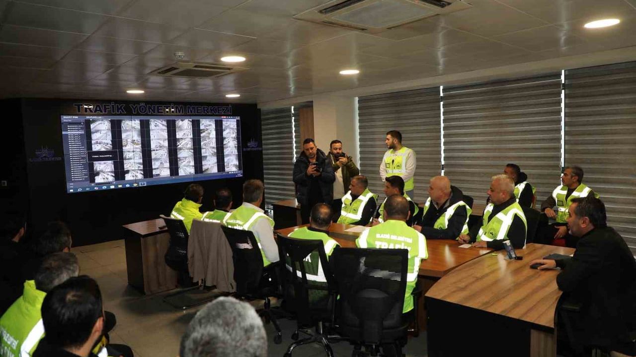 Şerifoğulları Elazığ'da Karla Mücadeleyi Yerinde İnceledi