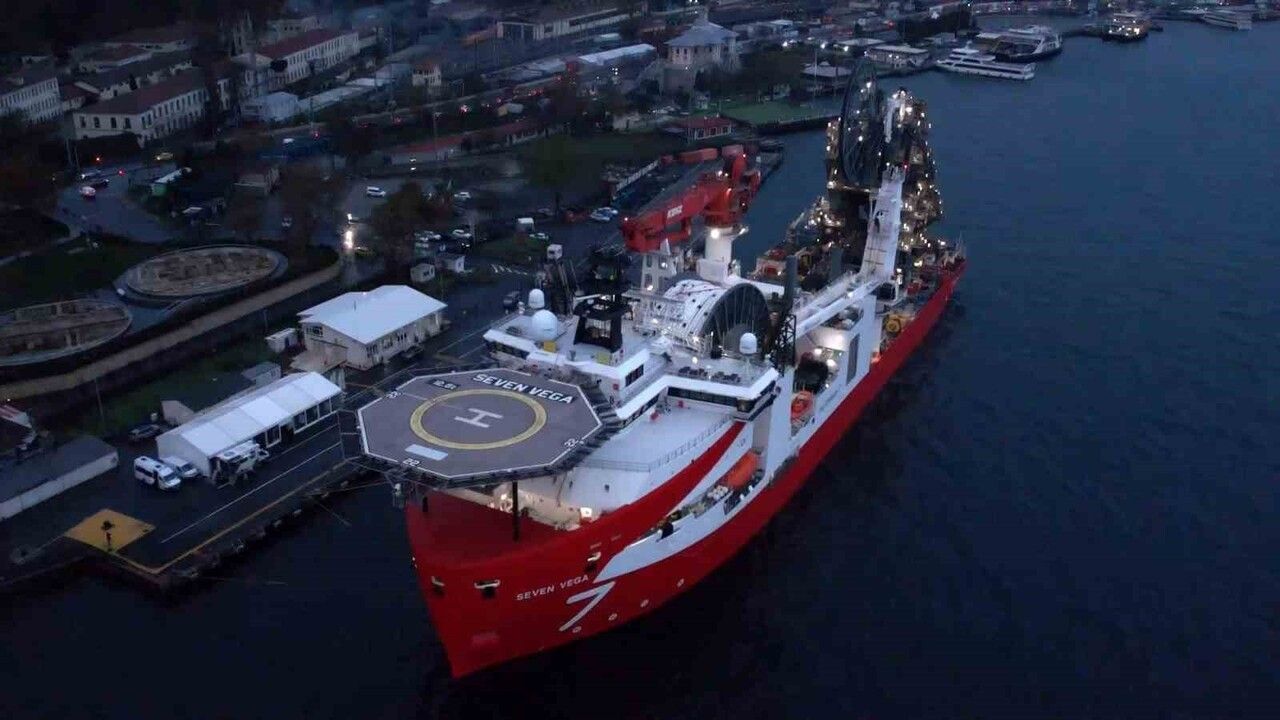 Seven Vega Sakarya Faz 2'de Havadan Görüntülendi — Denizaltı Boru Hattı Kuruluyor