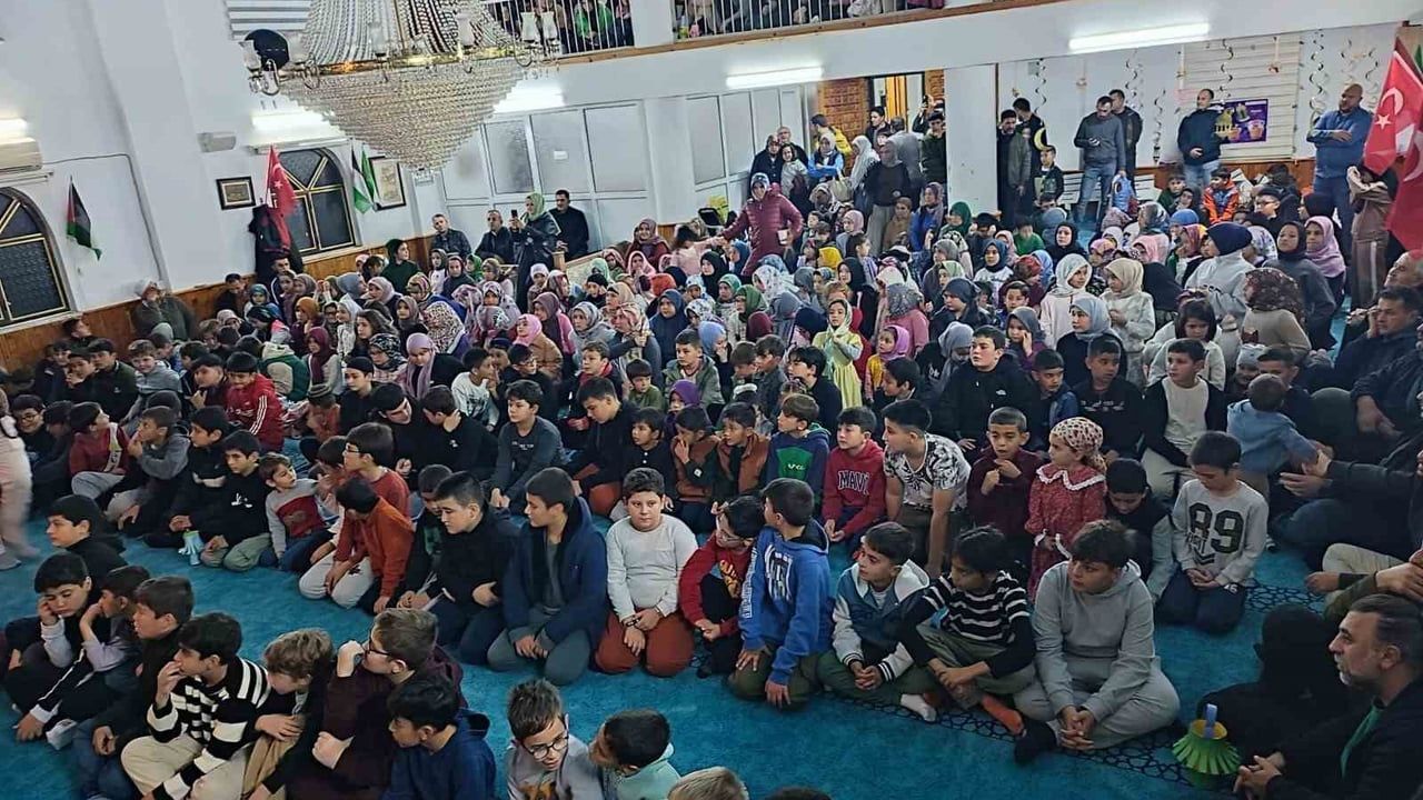 Seydikemer Gürpınar Camii'nde 482 Çocukla Cami-Çocuk Buluşması