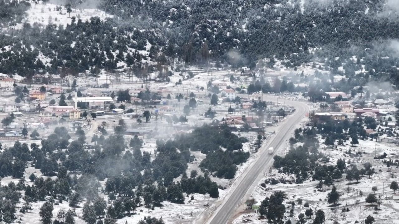 Seydikemer Yaylaları Yılın Son Gününde Karla Kaplandı