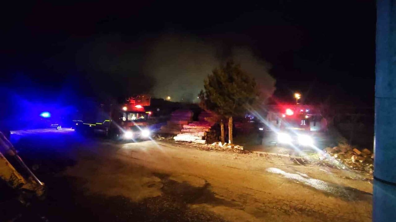 Seydişehir'de Marangoz Atölyesinde Yangın