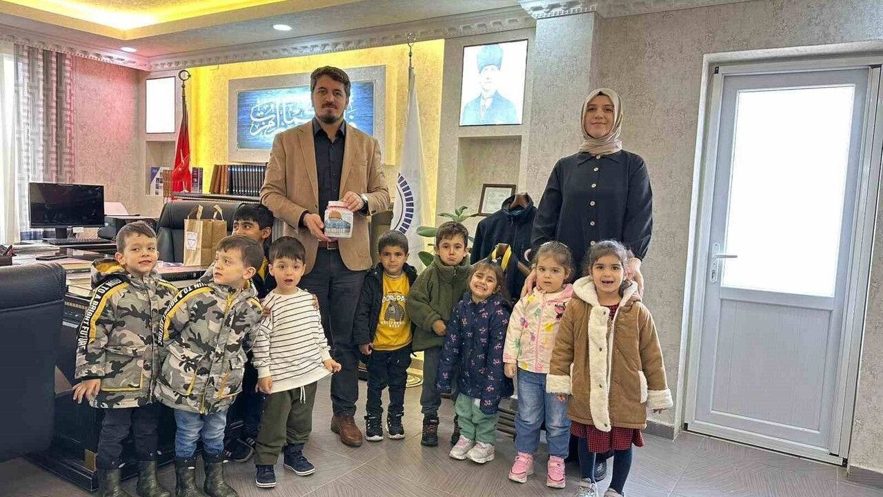 Siirt’in Şirvan’ında 4-6 Yaş Kur'an Kursu Öğrencilerinden Gazze'ye Bin 846 Lira Bağış