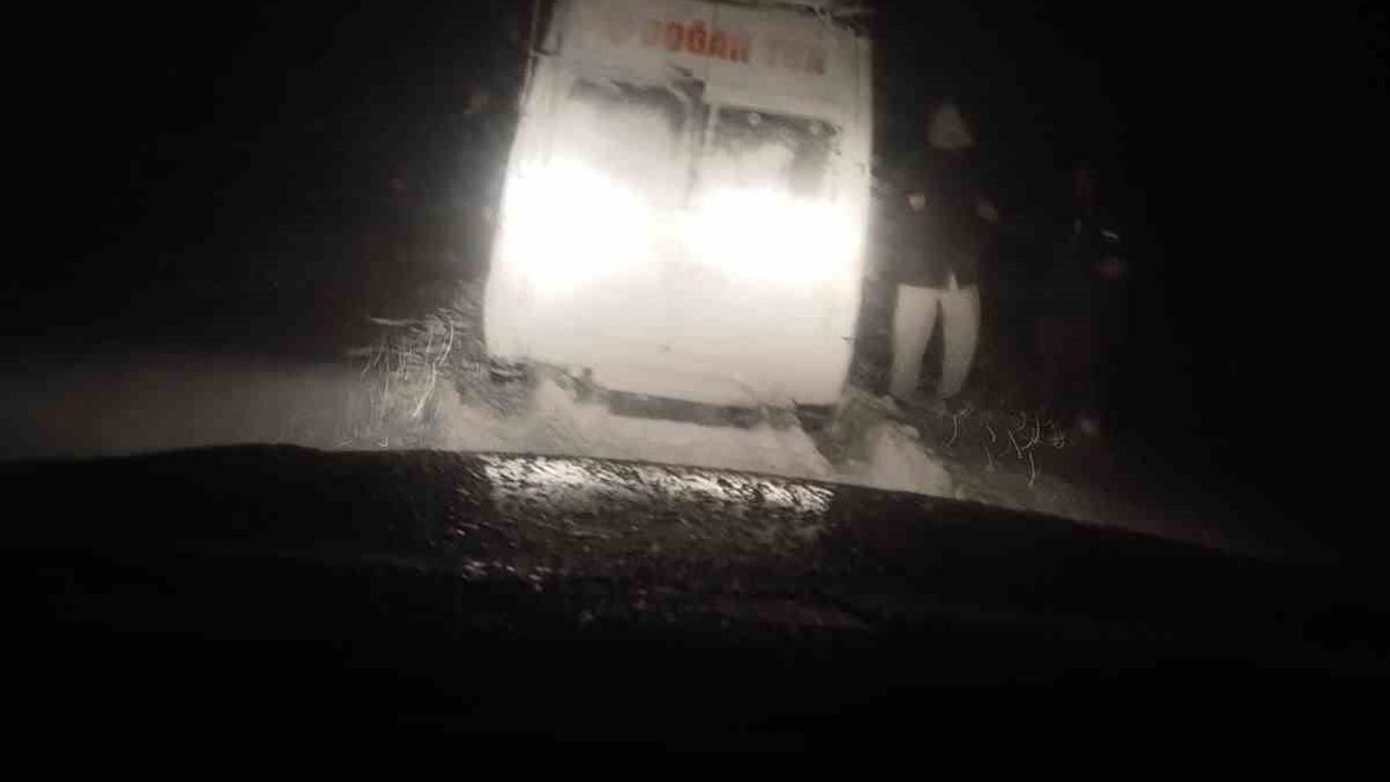 Siirt Pervari'de Tipide Mahsur Kalan 22 Kişi 3 Saatlik Operasyonla Kurtarıldı