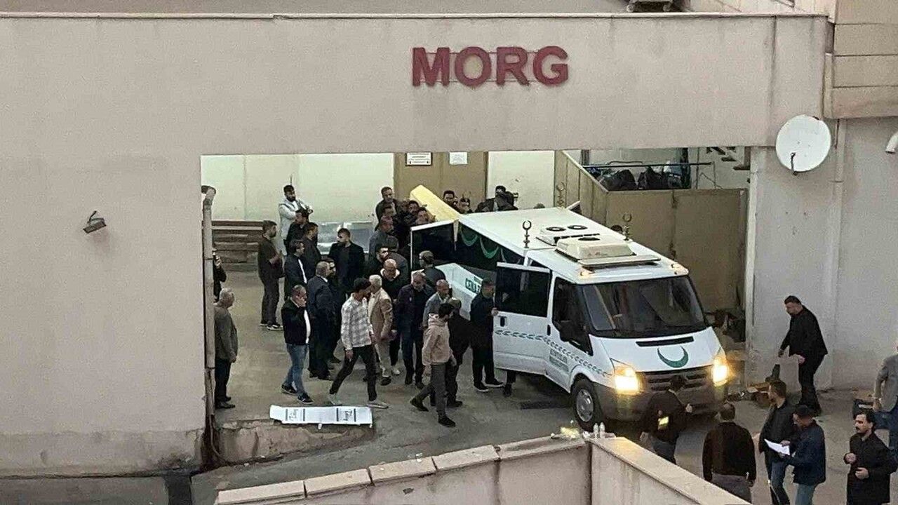 Siirt'te 2 çocuk annesi Gülhan Börülce evinde bıçaklanmış halde ölü bulundu