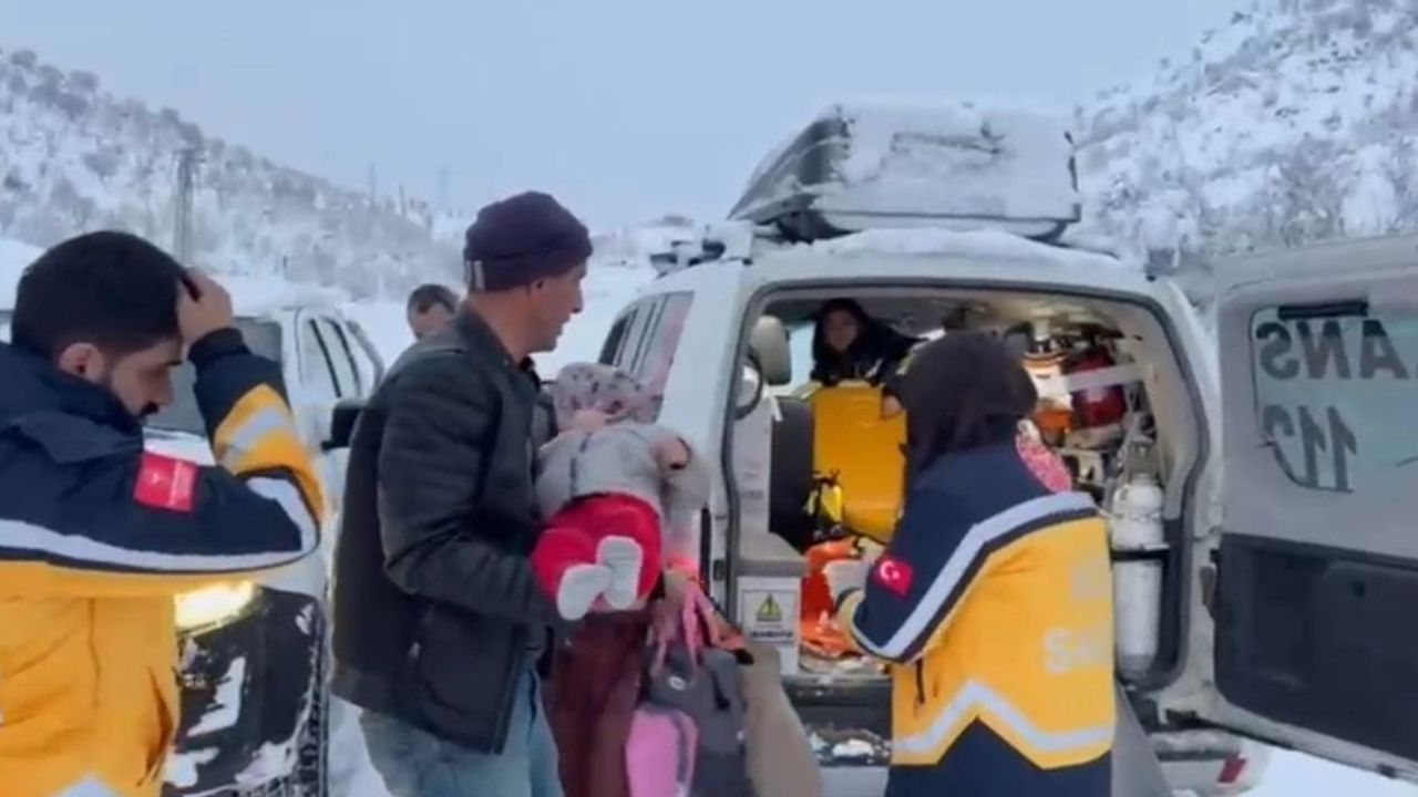 Siirt'te 3 Yaşındaki Hüseyin Alpboğa Ambulansla Hastaneye Sevk Edildi