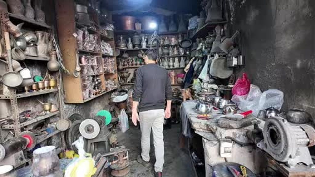 Siirt'te 44 Yıldır Bakır Döven Usta: Fatih Bakırcı