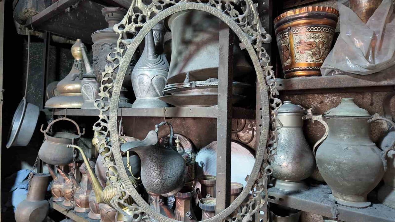 Siirt'te 50 Yaşındaki Fatih Bakırcı, 6 Yaşında Öğrendiği Bakırcılığı Sürdürüyor