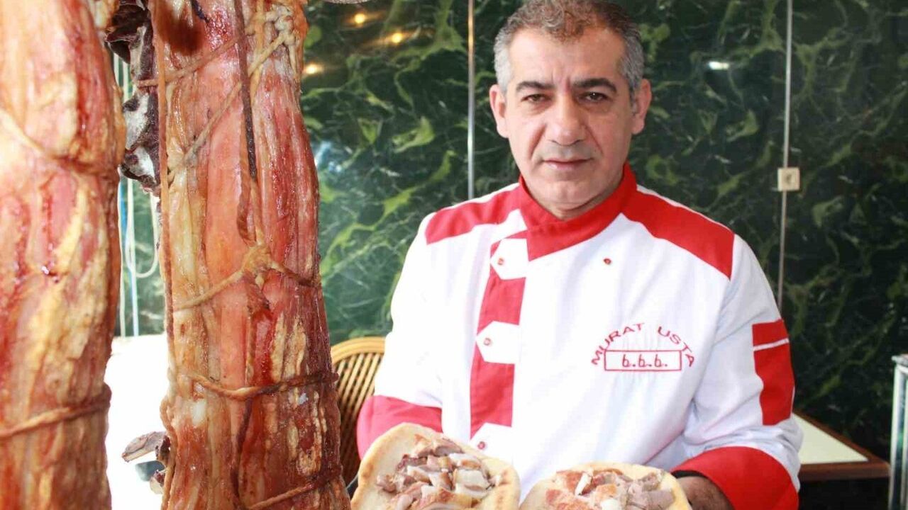 Siirt’te Büryan Kebabı: Kuyu Tandırda Günlük Yaklaşık 1 Ton Tüketiliyor