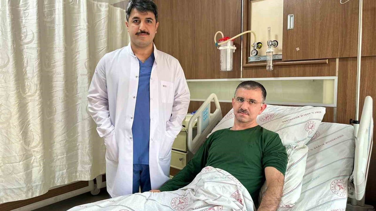 Siirt'te 'Geyik Boynuzu' Taşı PCNL ile 1,5 Saatte Çıkarıldı