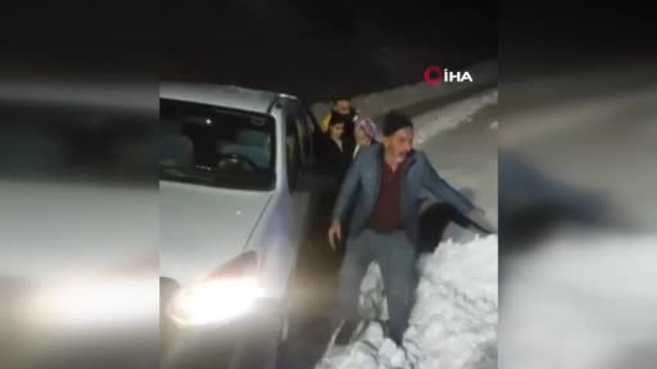 Siirt'te Karla Kapanan Yolda Doğum Sancısı: 25 Yaşındaki Kadın 2 Saatte Hastaneye Ulaştırıldı