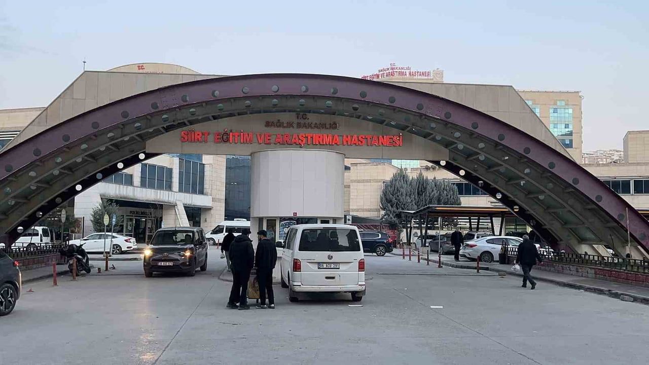 Siirt'te Laboratuvar Skandalı: 8'i Sağlık Çalışanı 30 Kişi Gözaltında