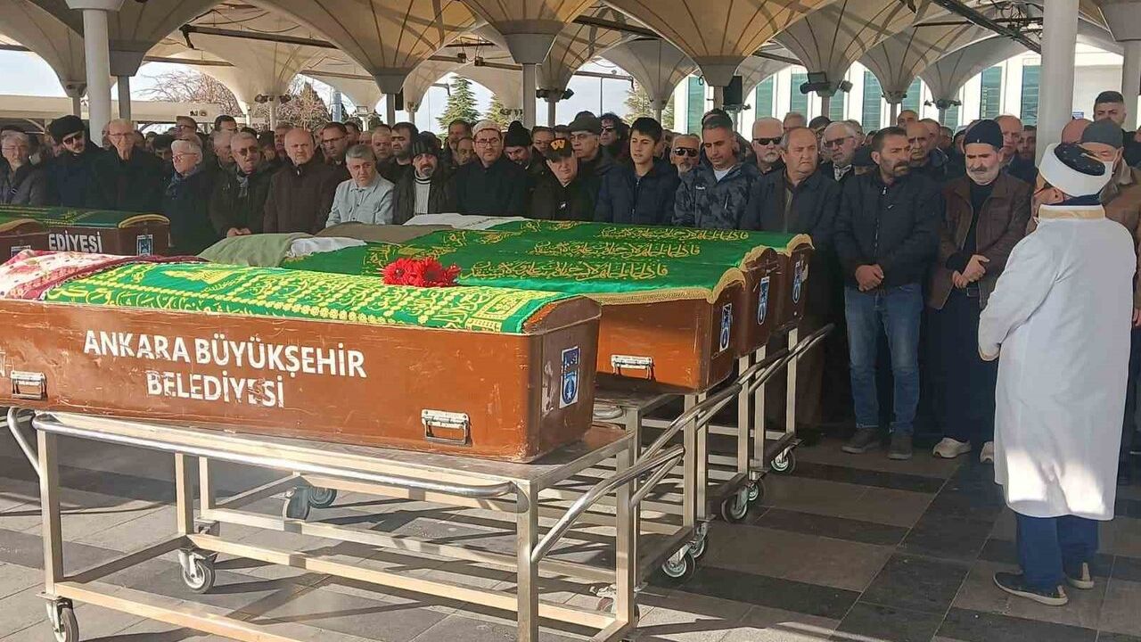 Siirt'te Öldürülen Gülhan Börülce Ankara'da Toprağa Verildi