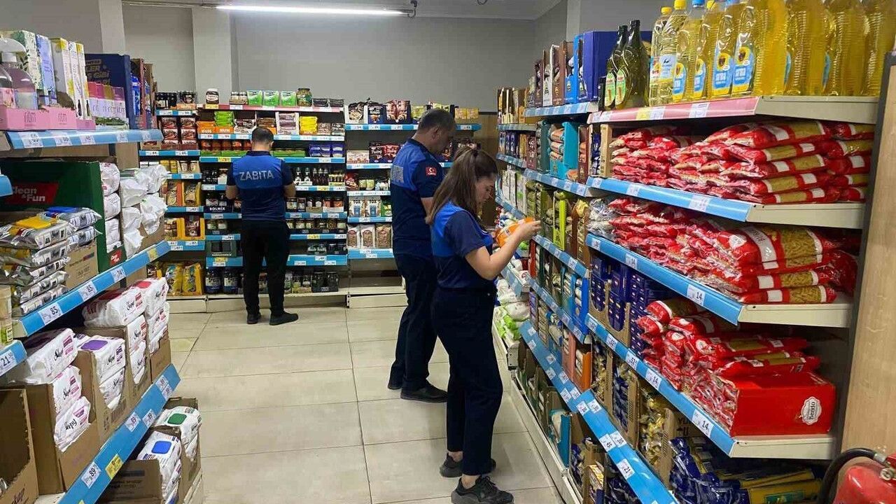 Siirt'te Zabıta 270 İş Yerini Denetledi: 10 İş Yerine 14 bin 60 lira Ceza