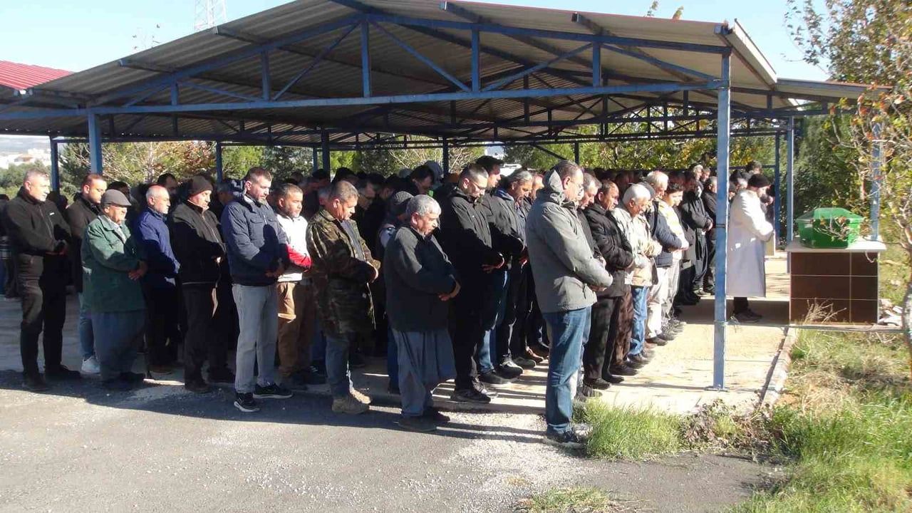 Silifke'de Yangın Faciası: 1 ve 7 Yaşındaki Kardeşler Aynı Tabutta Aynı Kabre Defnedildi