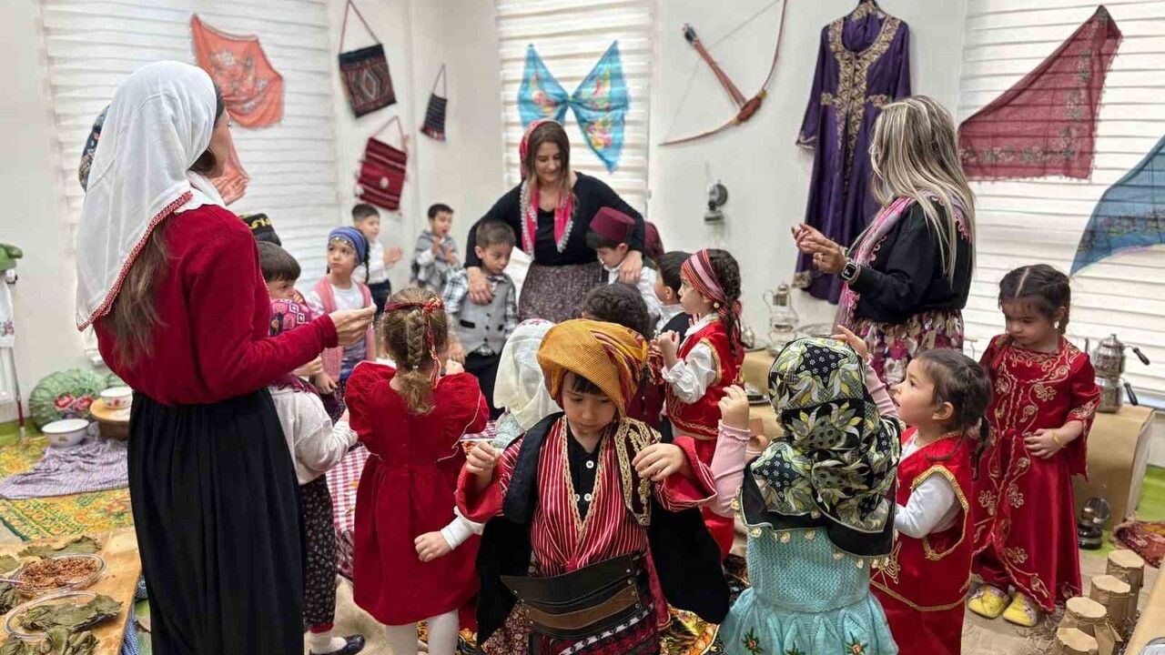 Sincan Belediyesi Kreşlerinde 'Tutum, Yatırım ve Türk Malları Haftası' Coşkusu