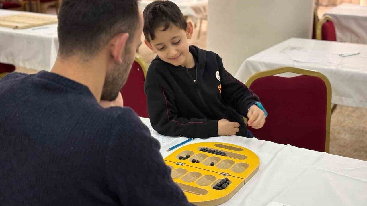 Sincan'da Türk Dünyası Zeka Oyunları: Dokuz Kumalak Asya Kupası Başladı