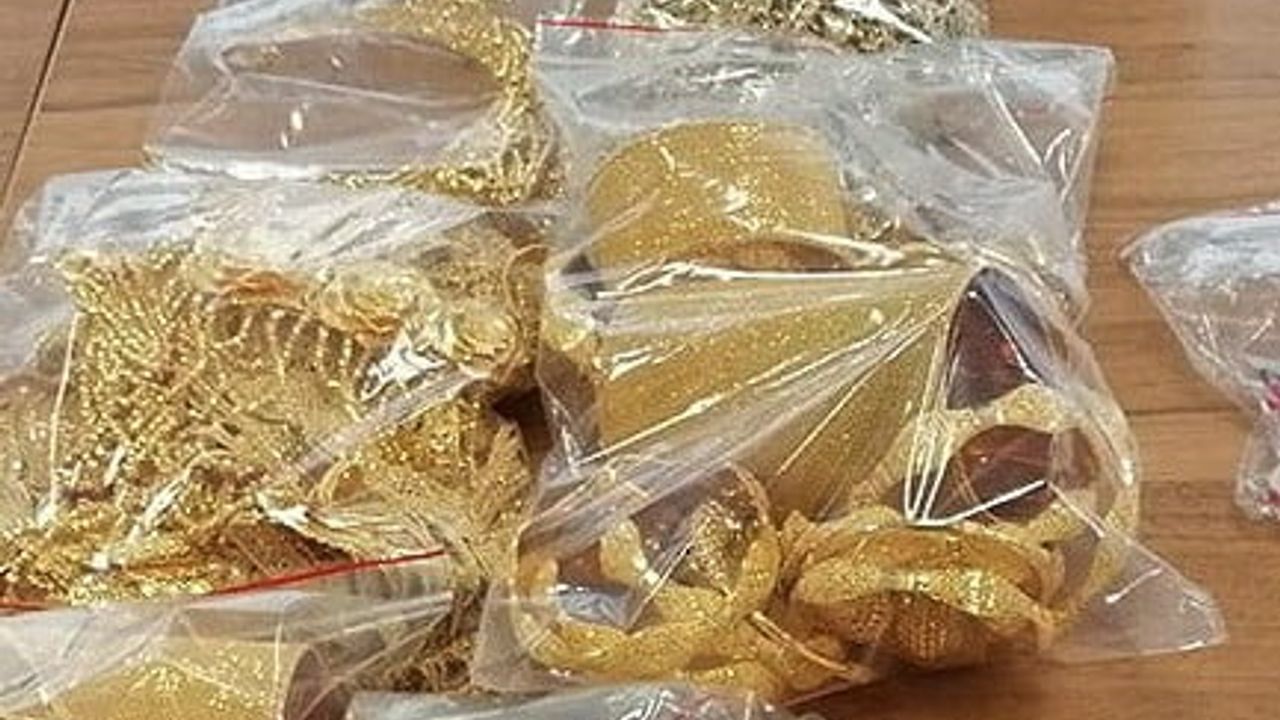 Sınırda Yakalandı: Ceplerinde 200 Bin Euro'luk Altın ve Platin