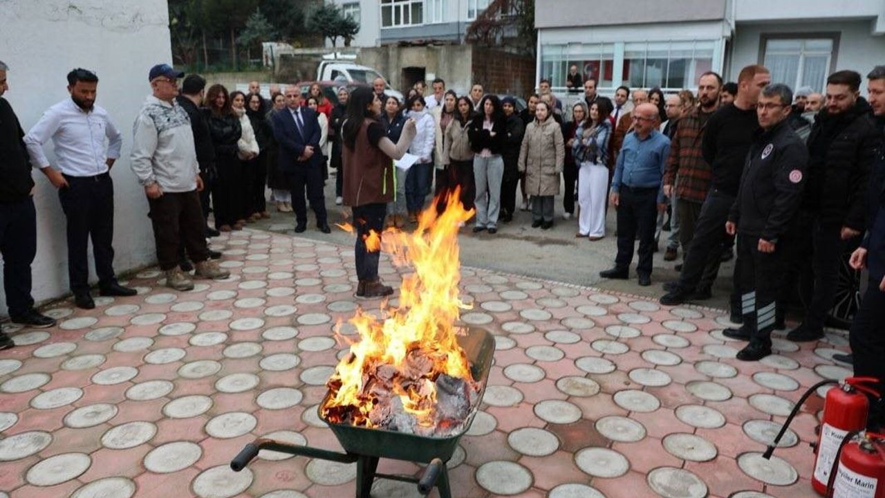 Sinop Gençlik ve Spor'da Gerçeğini Aratmayan Yangın Tatbikatı