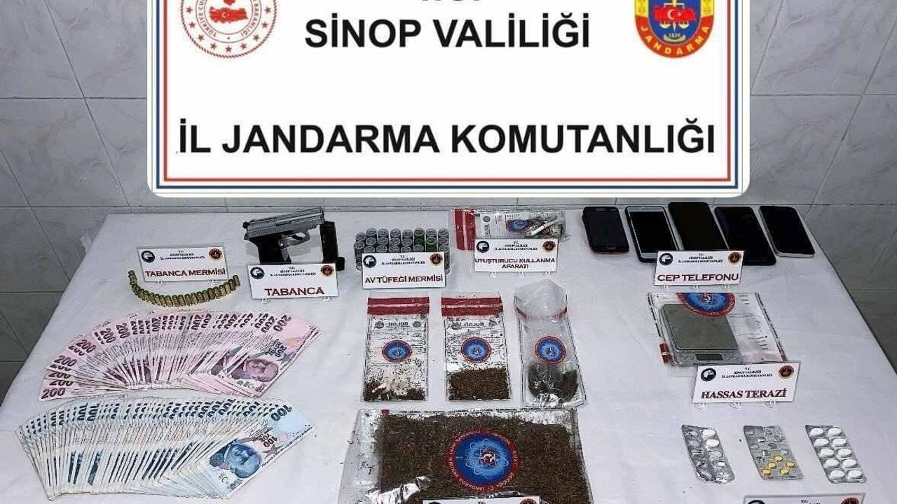 Sinop'ta Jandarma'dan Uyuşturucu Operasyonu: Durağan'da 5 Şüpheli