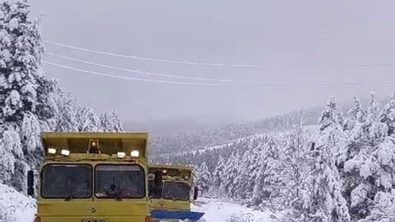 Sinop’ta Kar Yağışı: Ekipler 7 gün 24 saat Yolları Açıyor