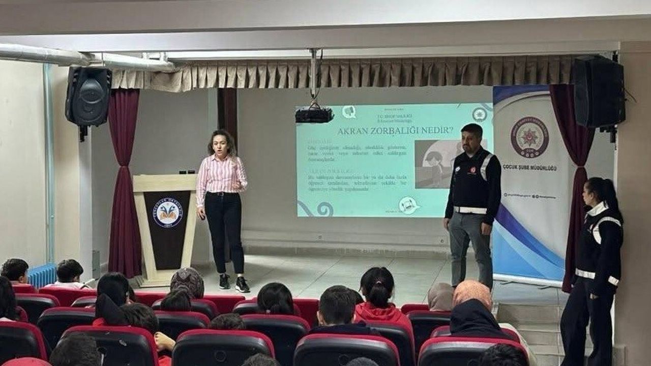 Sinop’ta Öğrencilere 'Güvenlik' Dersi: Boyabat ve Saraydüzü’ndeki Eğitimler