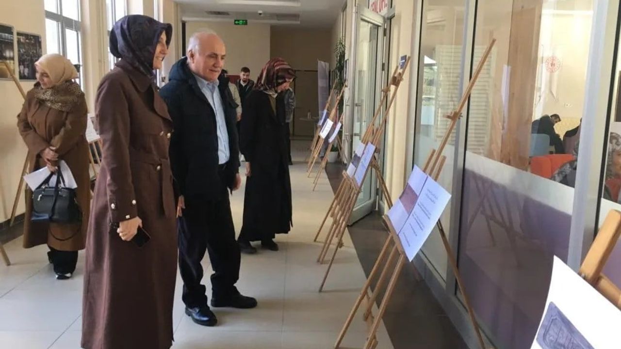 Sinop'ta Tarihi Yapılarda Ayet ve Hadisler Sergisi Açıldı