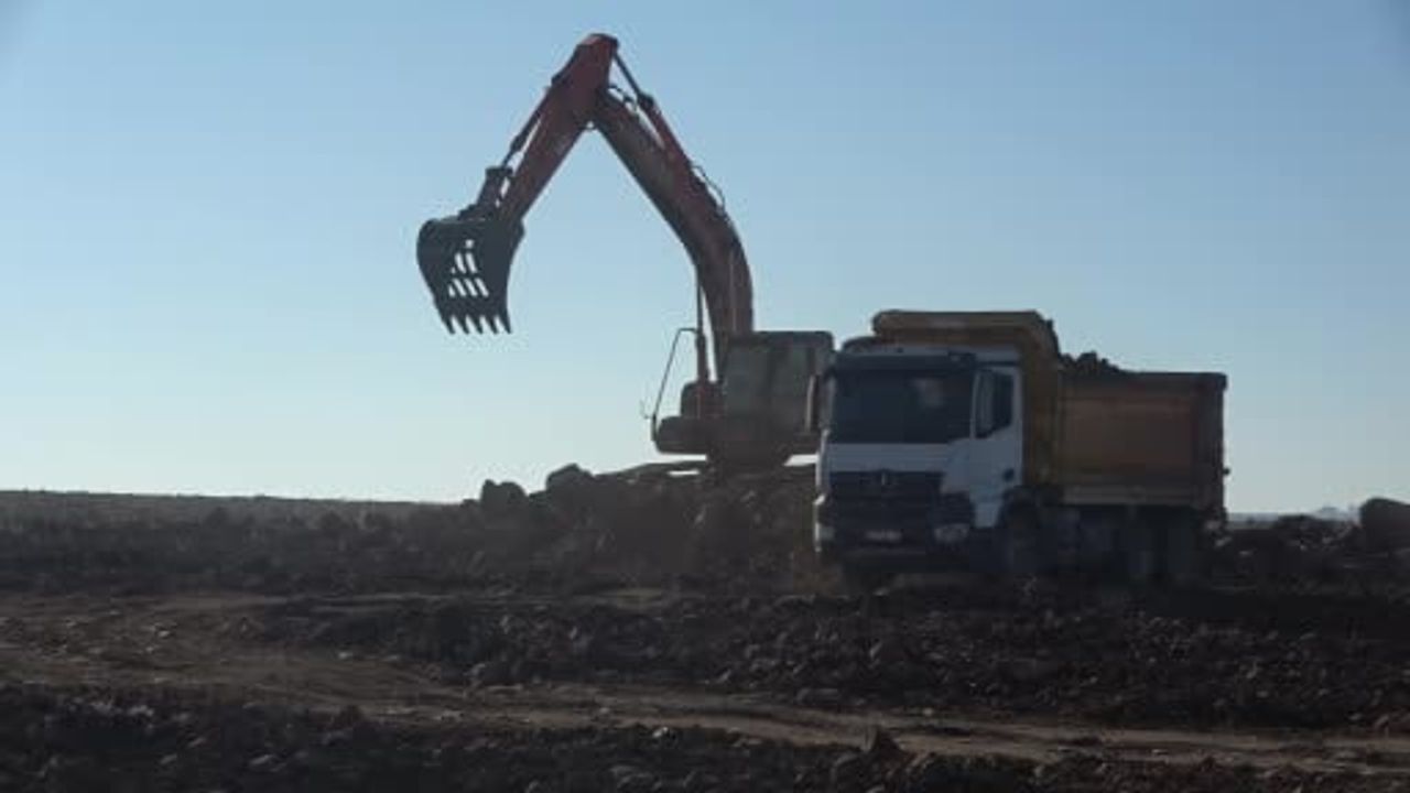 Şırnak İdil’de 75 bin Dekarlık Taşlık Araziler Tarıma Kazandırılıyor