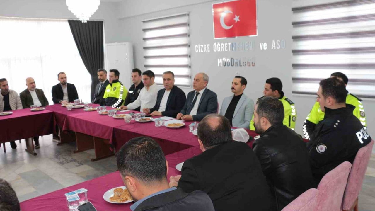 Şırnak İl Emniyet Müdürü Volkan Sazak Cizre Muhtarlarıyla Güvenlik Toplantısı