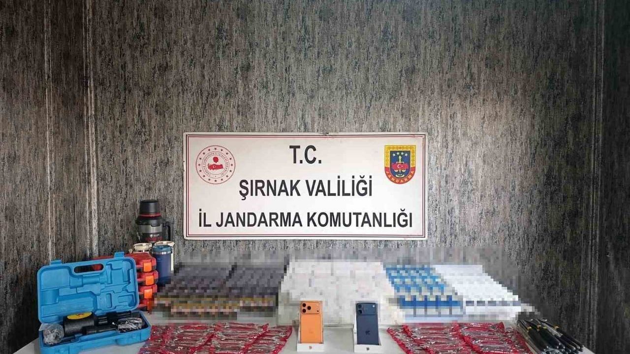 Şırnak'ta Jandarmadan Kaçakçılık Operasyonu: 27 milyon 140 bin lira değerinde malzeme ele geçirildi